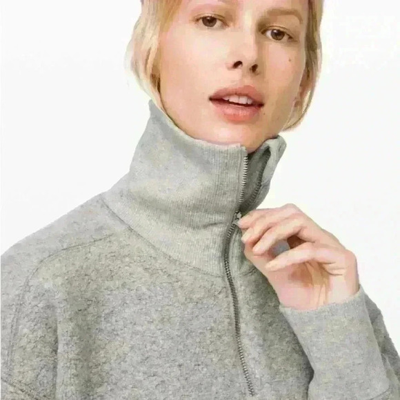 Lululemon  Stand Out Sherpa 1/2 Zip
Heathered Silver Spoon / Heathered Core - Picture 8 of 8